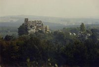 Widok na zamek bobolicki /przed rozpoczciem odbudowy/ z grzdy skalnej pomidzy Mirowem i Bobolicami, fot. Z. Bereszyski
