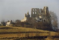Ruiny zamku - widok od wschodu /przed rozpoczciem odbudowy/, fot. Z. Bereszyski