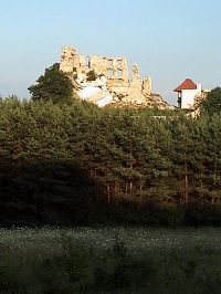 Zamek Bobolice - widok od strony Mirowa, fot. D. Orman [2005]
